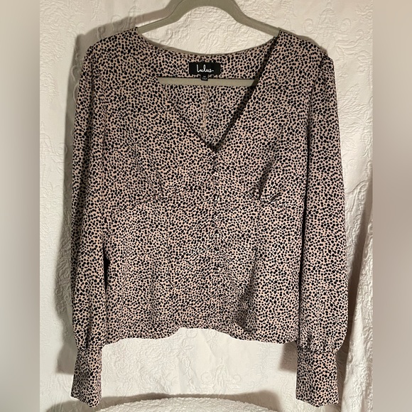 Lulu's Button Top with Animal Print Size Medium - Picture 1 of 7